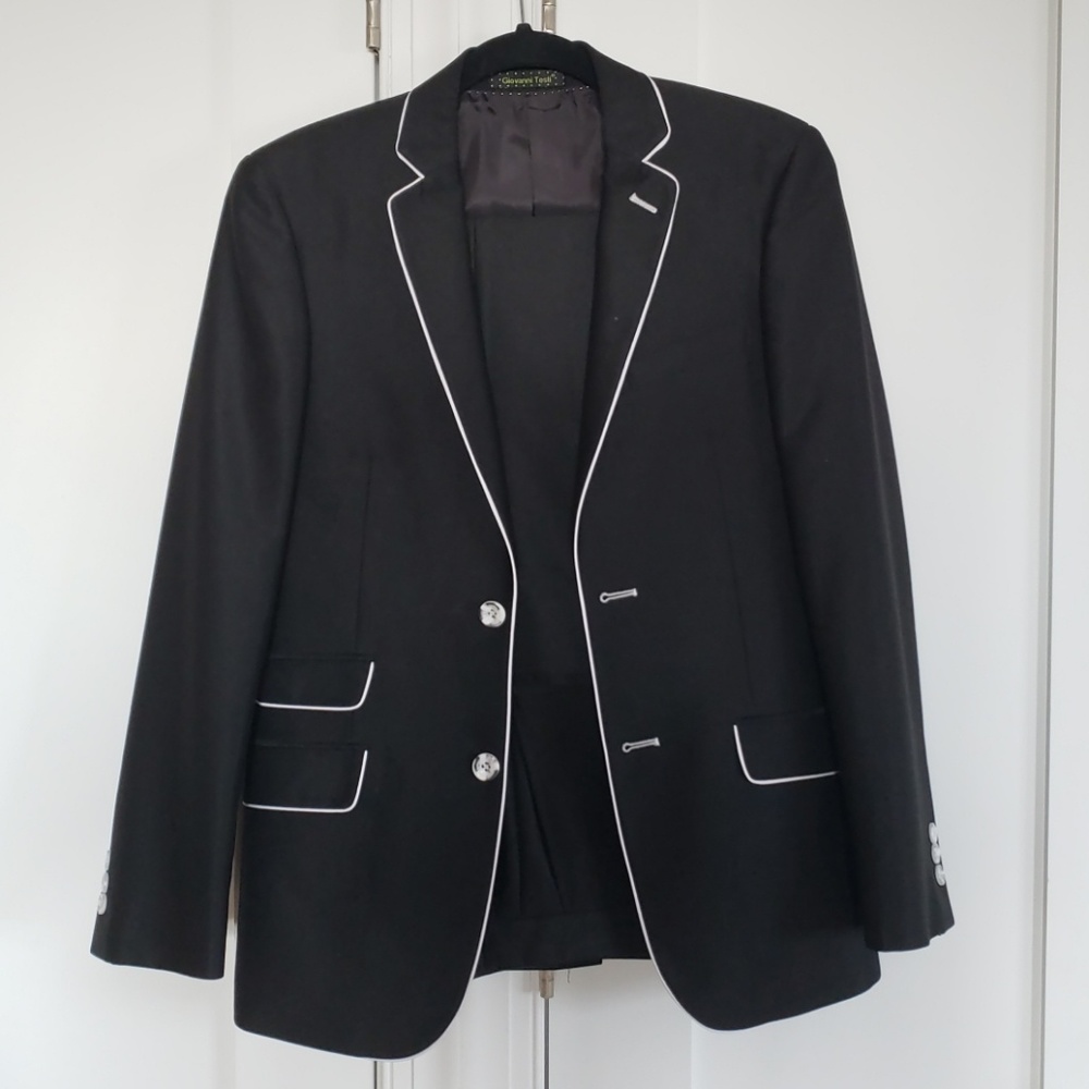 Black suit white outline